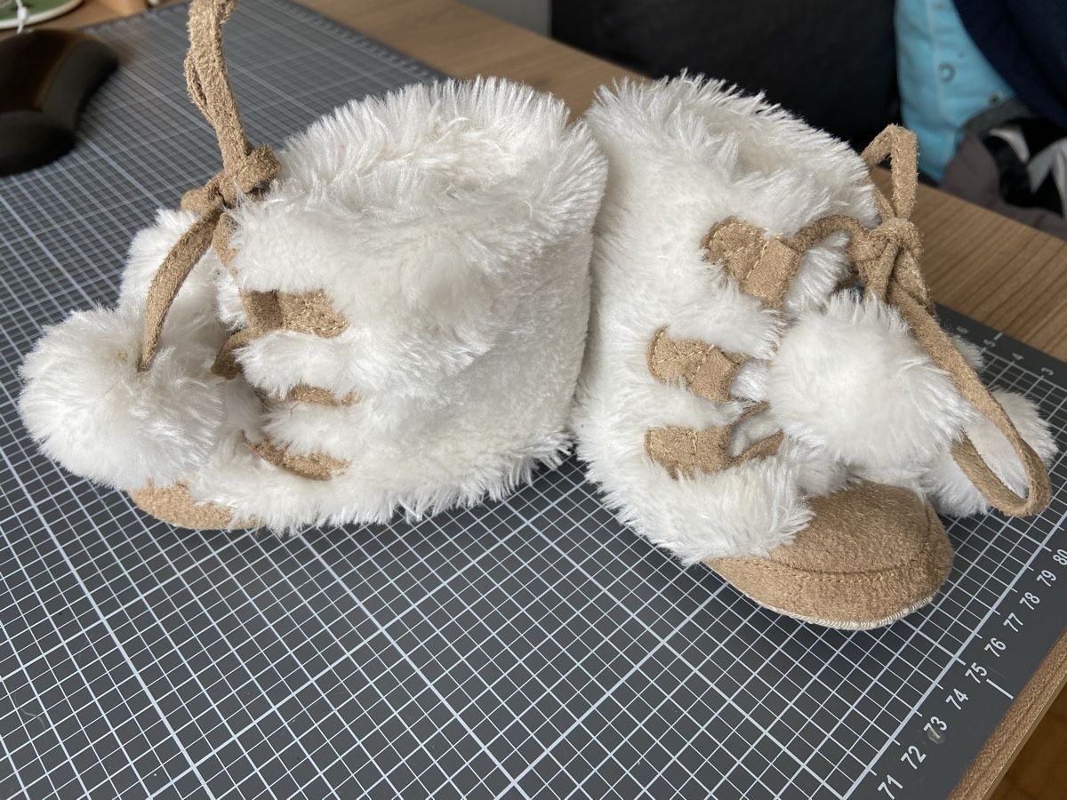 Scarpe per ragazzi: Baby Winterstiefel 6-12 Monate – Nuovo (secondo la descrizione) da Mönchaltorf venduto da Angel789 1