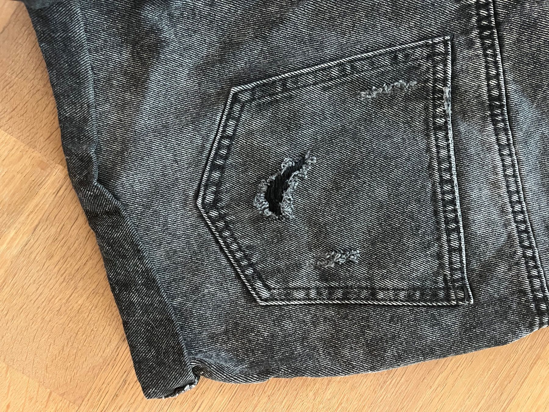 H&M Jeans: Damen Shorts Jeans schwarz – D'occasion à Laupen BE par lee_ym6v 5