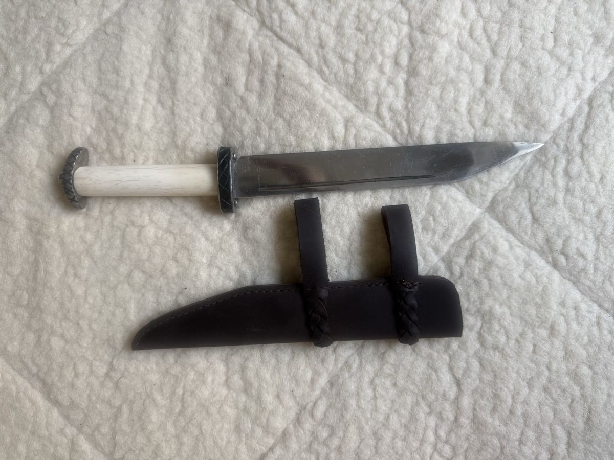 Besteck: Dolch mit Scheide Wikingerstil guter Zustand – Gebraucht aus Köniz von ked11