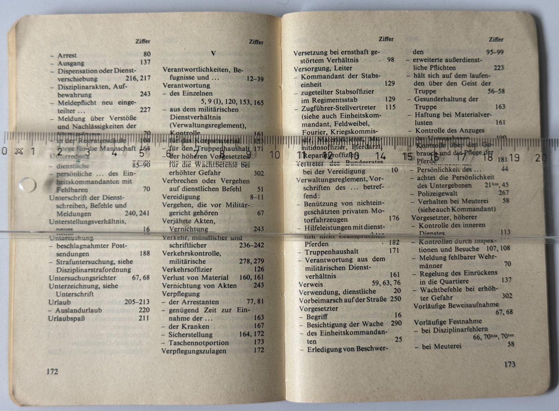 Schweizer Armee Dokumente: Reglement Armee 1968, Dienstreglement, vintage – Gebraucht aus Ostermundigen von L29 1