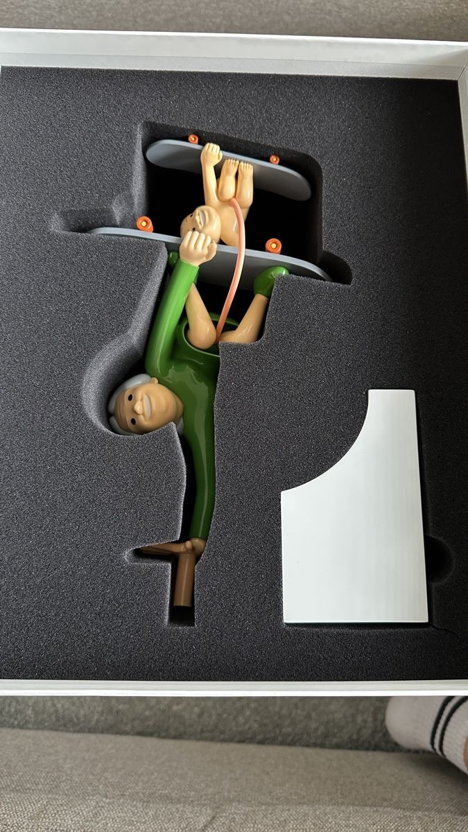 Figuren: Joan Cornella Double Hand-Stand Figure Skateboard – Neu (gemäss Beschreibung) aus Schlieren von NM_Nici 3