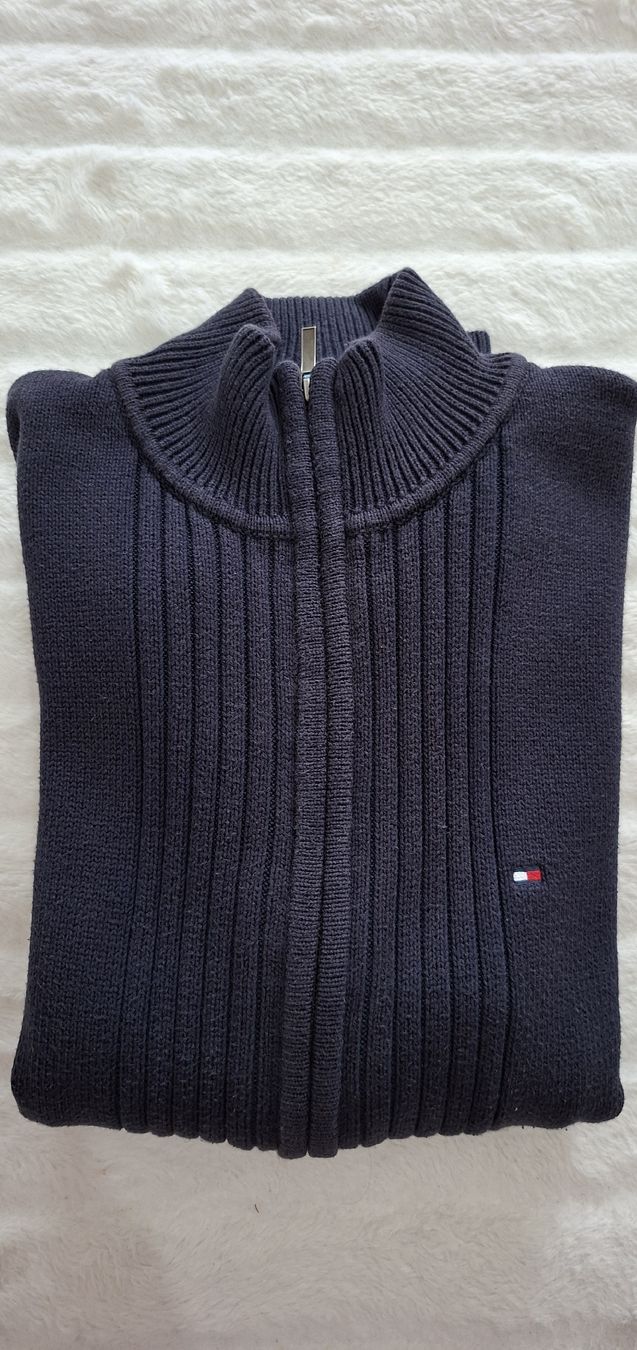 Tommy Hilfiger Maglioni & Felpe: Pull Tommy Hilfiger bleu marine zippé, Taille XL – Usato da Renens VD venduto da ser_j2fn