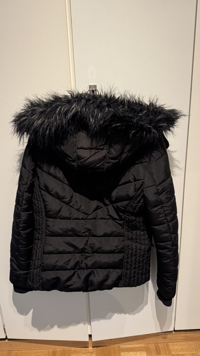 Tom Tailor Vestes: Tom Tailor Damen Steppjacke schwarz Grösse S  – D'occasion à Dübendorf par lilmissprincess 1