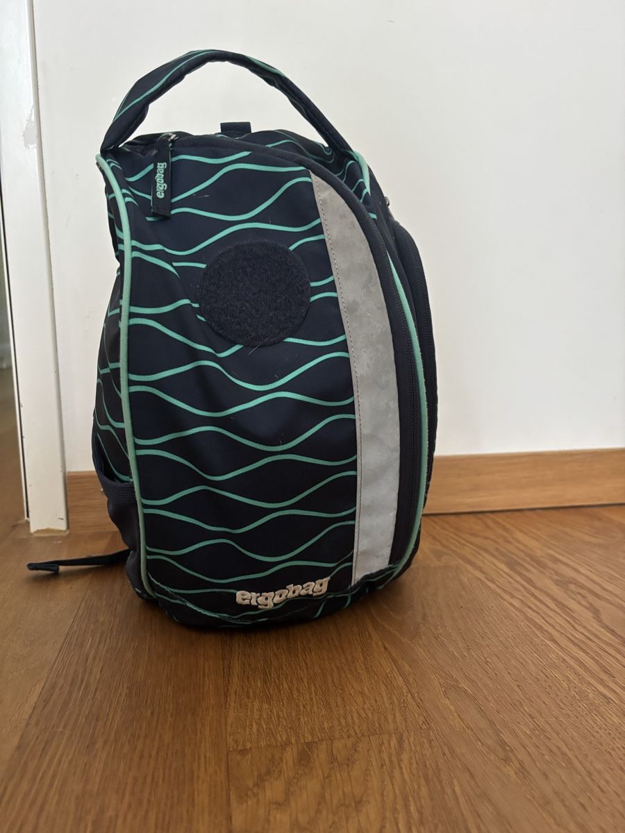 Ergobag Sacs & sacs à dos: Ergobag backpack navy blue wave pattern good condition – D'occasion à Gattikon par The.Sparklab