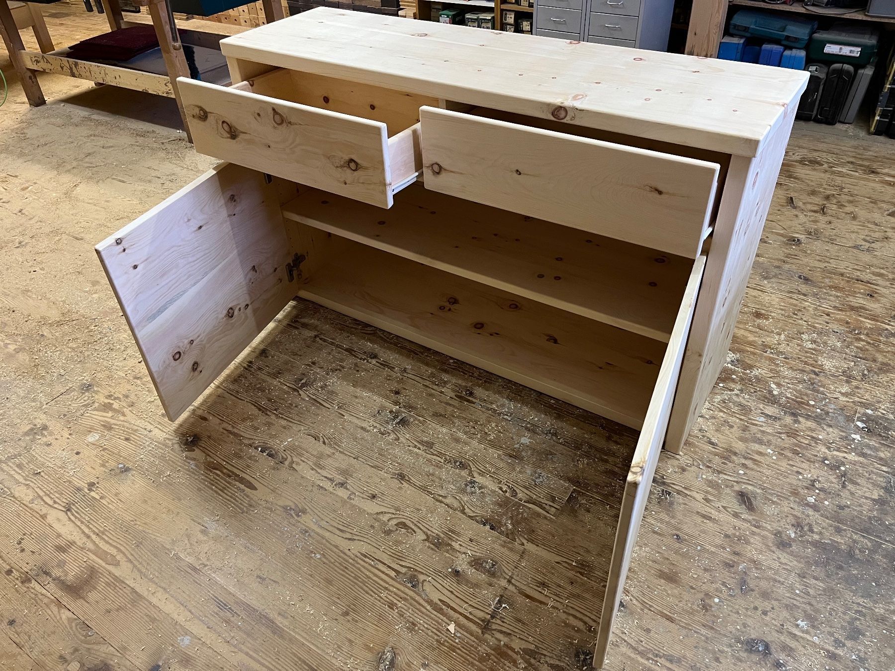 Cassettiere: Arve/Zirbe Sideboard Kommode massiv – Nuovo e nell'imballaggio originale da Gutenswil venduto da HMrank 1