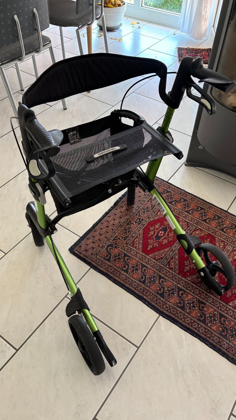 Gehhilfen: Rollator Gemino 30 -  neuwertig – Gebraucht aus Pfeffingen von Sinsebin