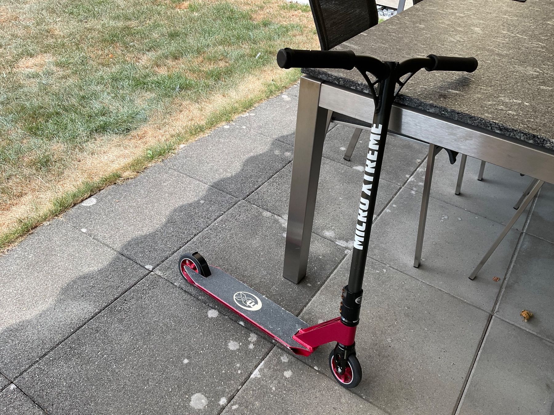 Scooter: Stuntscooter Micro Xtreme rot schwarz – Usato da Kirchberg SG venduto da anfama
