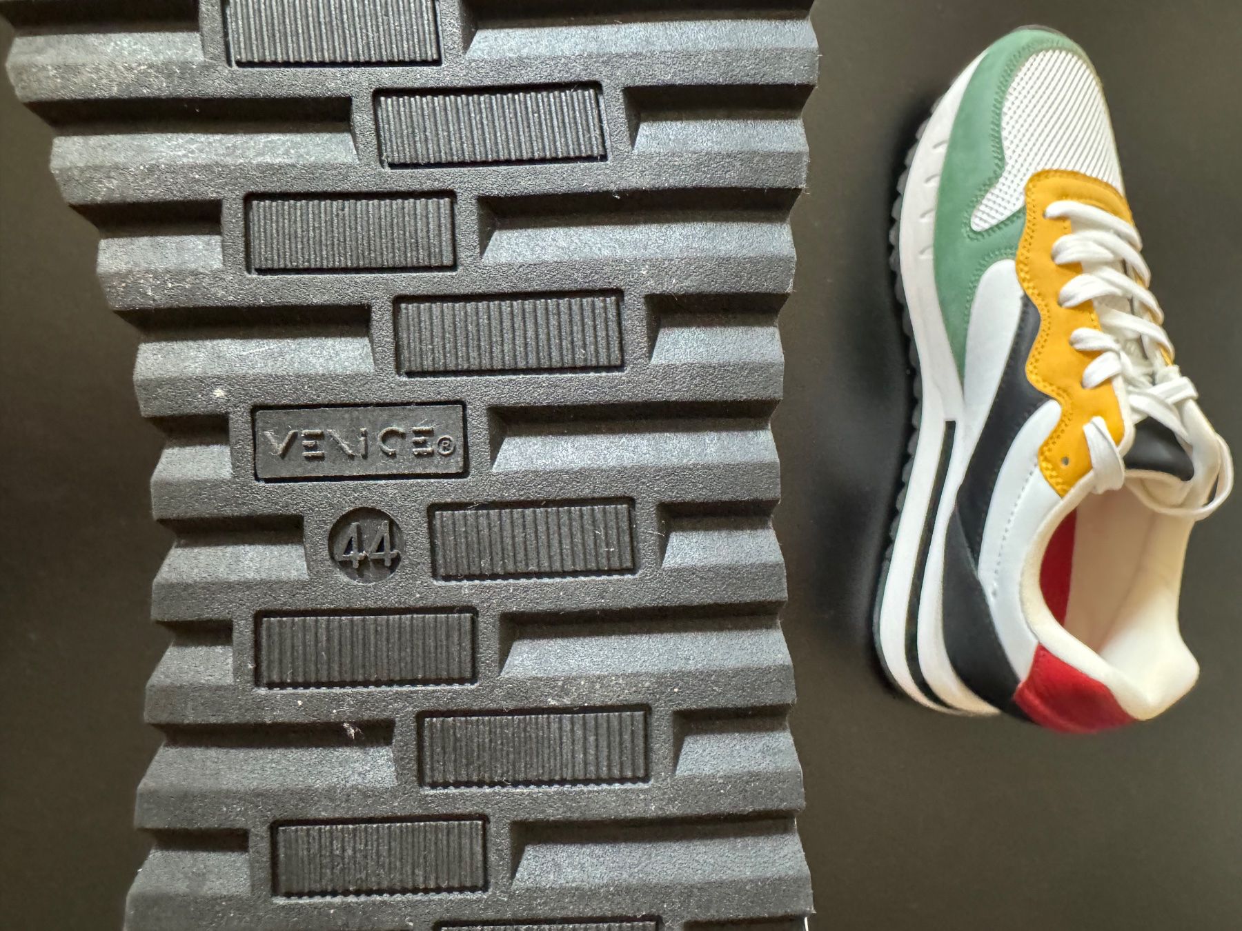 T-Shirts: Sneaker VENICE, mehrfarbig, Grösse 44 – Neu und originalverpackt aus Zürich von Alpnach_ 4