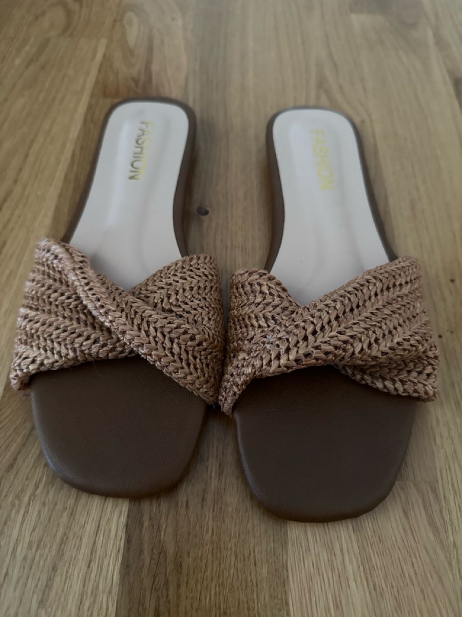 Chaussures femmes: Sandalen – Neuf (Voir description) à Kriens par g_b_mk7j