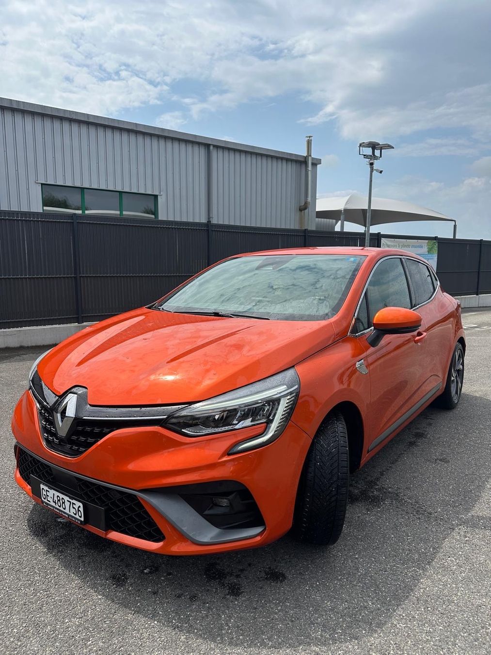 Renault Autos: Renault Clio V – D'occasion à Sion par Car_Drive
