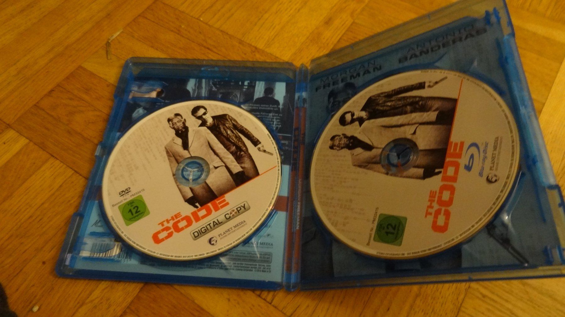 Tous les DVDs: The Code BLU-RAY – D'occasion à Olten par Disc-Verkauf 1