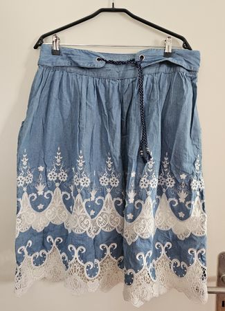 Beautiful embroidered Desigual jeans skirt