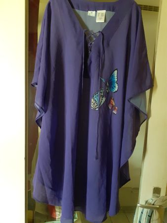 Tunika mit Schmetterlingsprint violett Grösse 48/50 G.Z