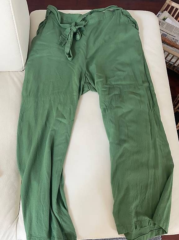 Pantaloni: Stoffhose grün von bold matters, Grösse L – Nuovo (secondo la descrizione) da Frauenfeld venduto da chbre