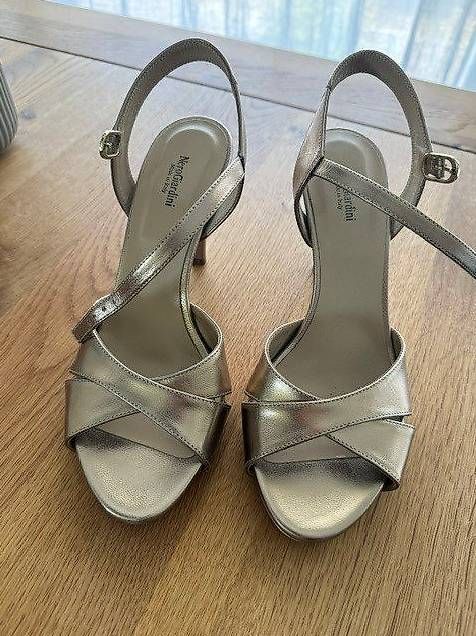 Scarpe da donna: High Heel Sandalen Nero Giardini – Usato da Lyss venduto da Sakeu