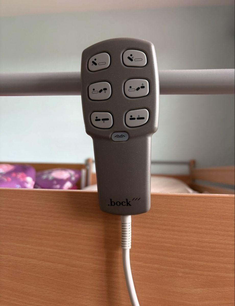 Letti: Elektrisches Pflegebett Bock – Usato da Meilen venduto da mogli_luna 3