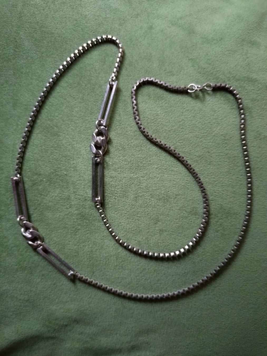 Colliers: Collier vintage argenté - Élégance intemporelle ✨ – D'occasion à Genève par mar_2kgm
