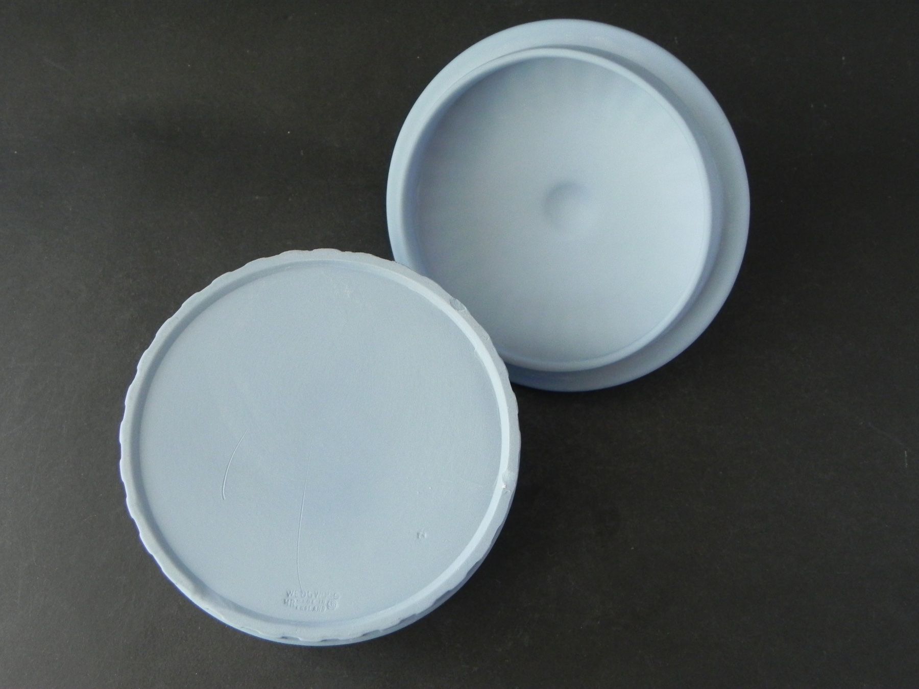 Tutte le decorazioni: Wunderschöne Dose JASPERWARE blau - Wedgwood – Nuovo (secondo la descrizione) da Zürich venduto da LodgE-21 4