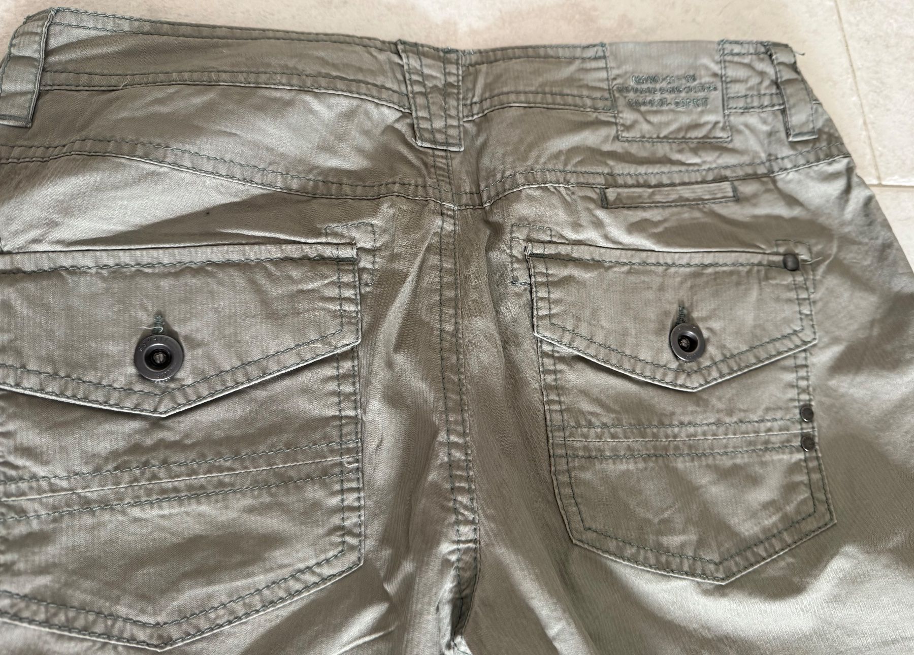 Esprit Pantaloni: Coole Cargohose der Marke Esprit, Grösse 36 – Nuovo (secondo la descrizione) da Niederweningen venduto da baghirac 4