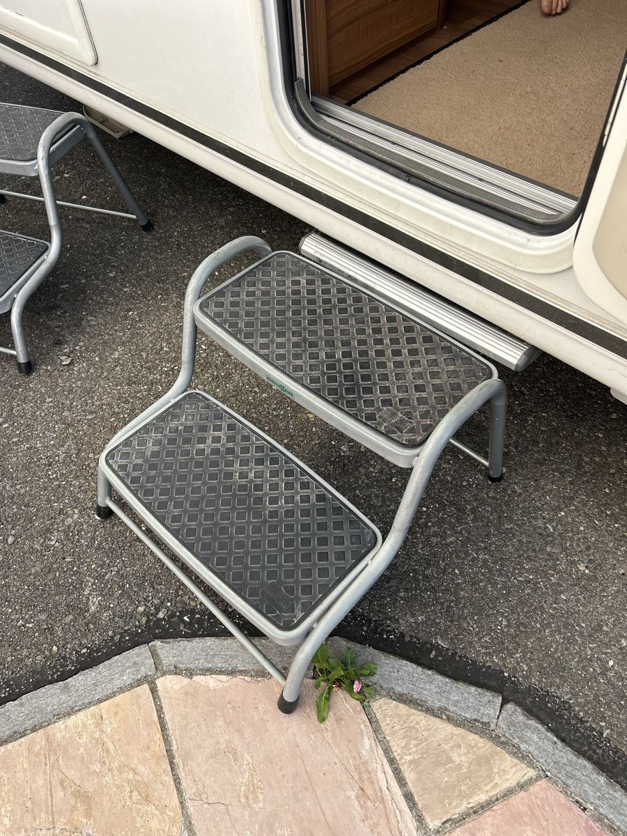 Autres décorations & accessoires: Einstiegstritt Wohnwagen / Wohnmobil – D'occasion à Oberrieden par Triops 2