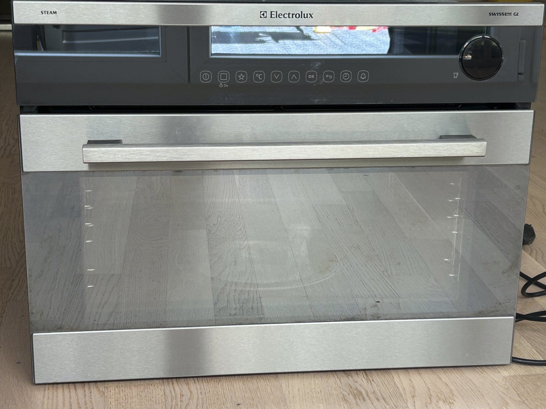 Electrolux Elettrodomestici da cucina: Electrolux Steamer Chrom (EB4GL70CN) – Usato da Horgen venduto da Garreth 2