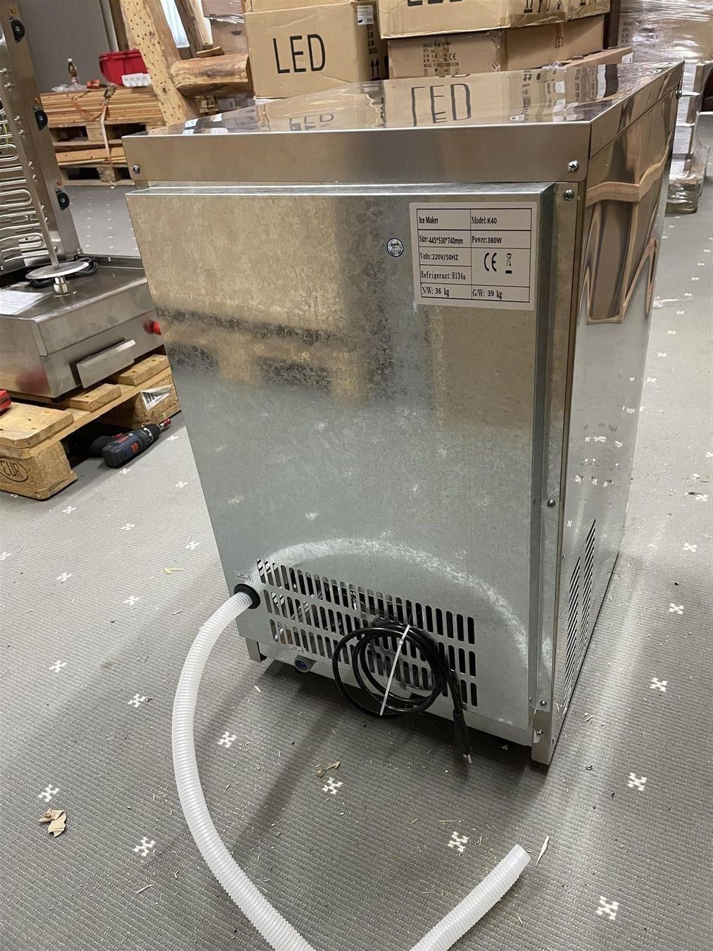 Küchengeräte: Eiswürfel Maschine – Neu und originalverpackt aus Hombrechtikon von SPS-Liquidationen 2