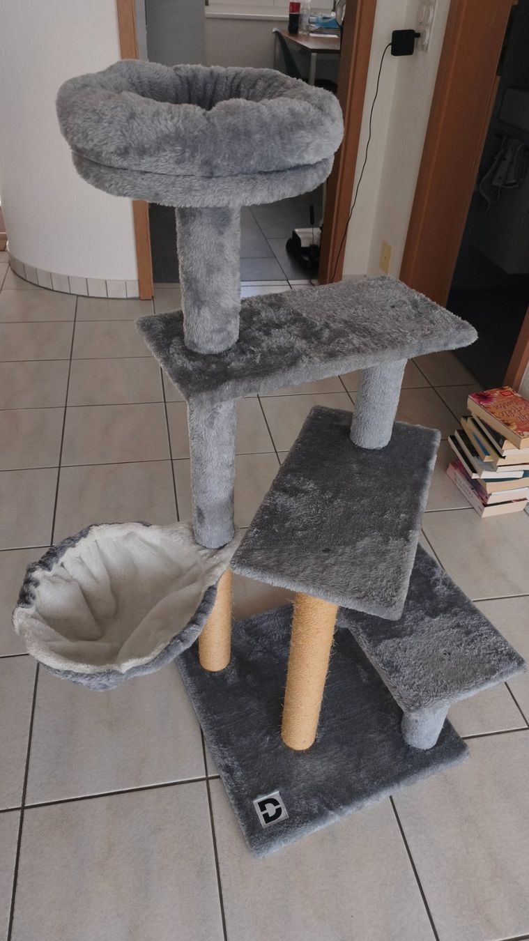Arbres à chats: Katzen Kratzbaum – D'occasion à Boesingen par Maissen0