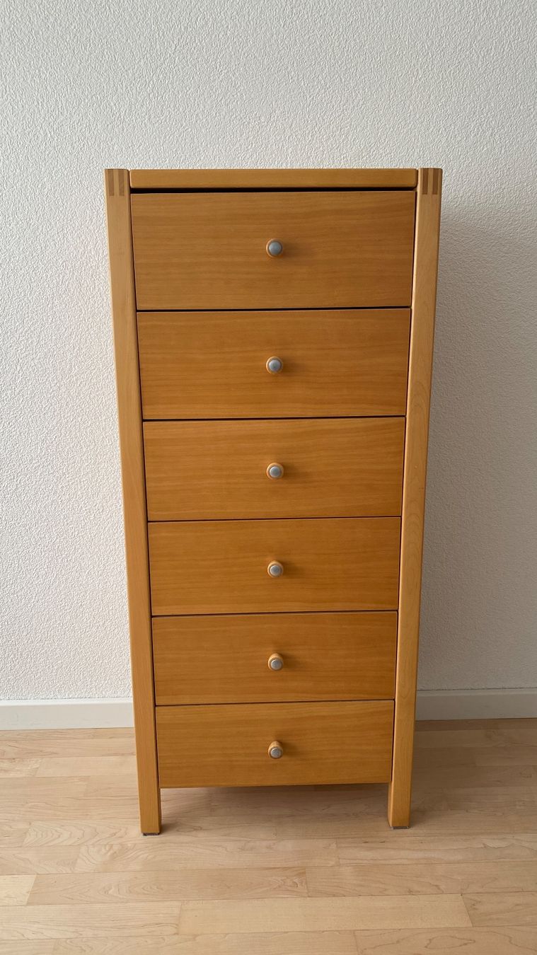 Cassettiere: Kommode mit 6 Schubladen, Buchenholz. – Usato da Thun venduto da and_275y 4