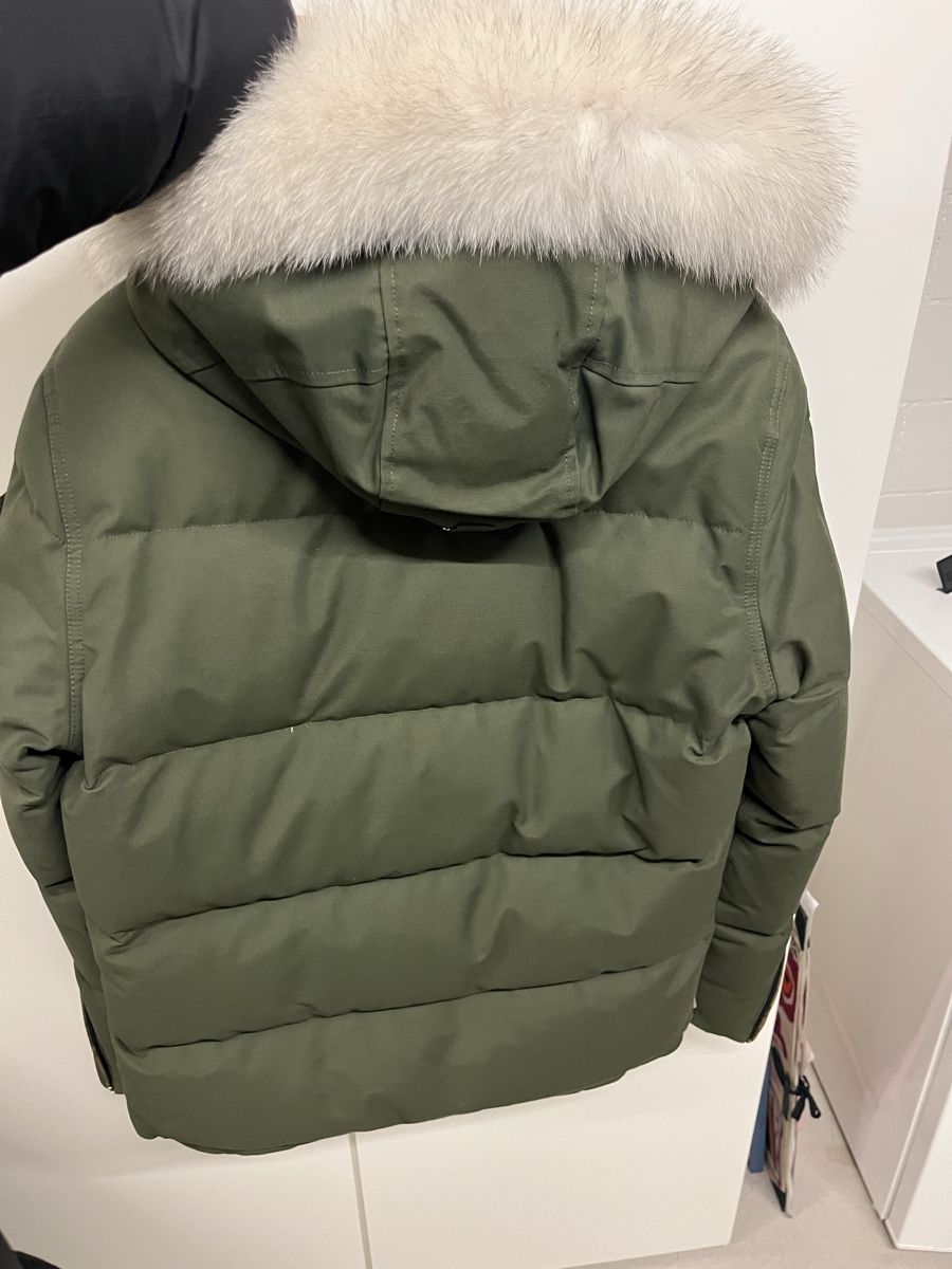 Moose Knuckles Giacche: Mooseknuckles Jacke mit Echtpelz – Nuovo (secondo la descrizione) da Zollikon venduto da ang_9jc5 2