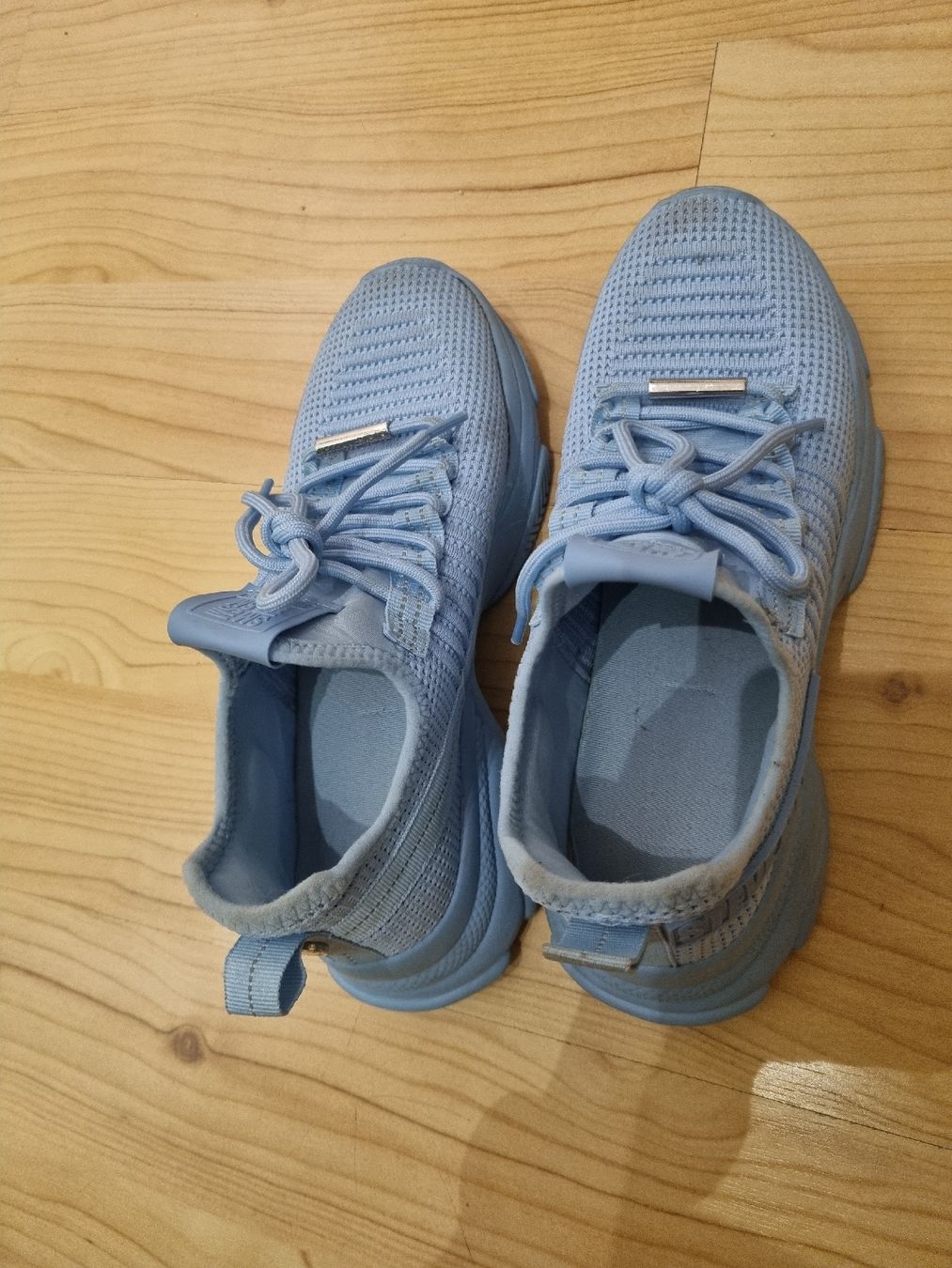 Steve Madden Scarpe da donna: Steve Madden Sneakers in hellblau Gr 38 – Usato da Kirchberg BE venduto da Baba845 1