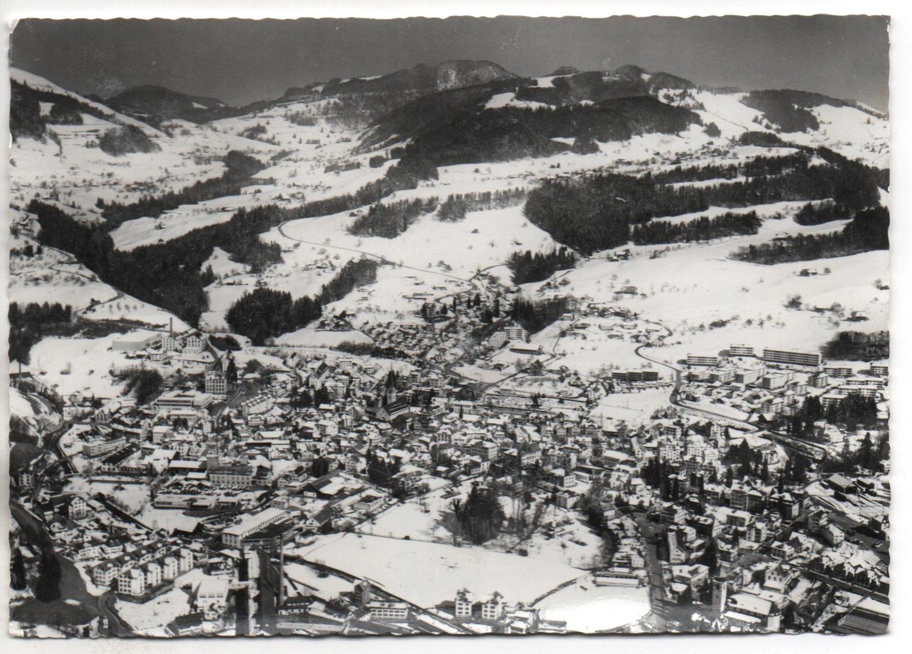 Cartoline postali: WALD ZH Flugaufnahme – Usato da Jona venduto da philajona