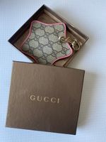 porte-monnaie et bijou de sac Gucci en forme d'étoile