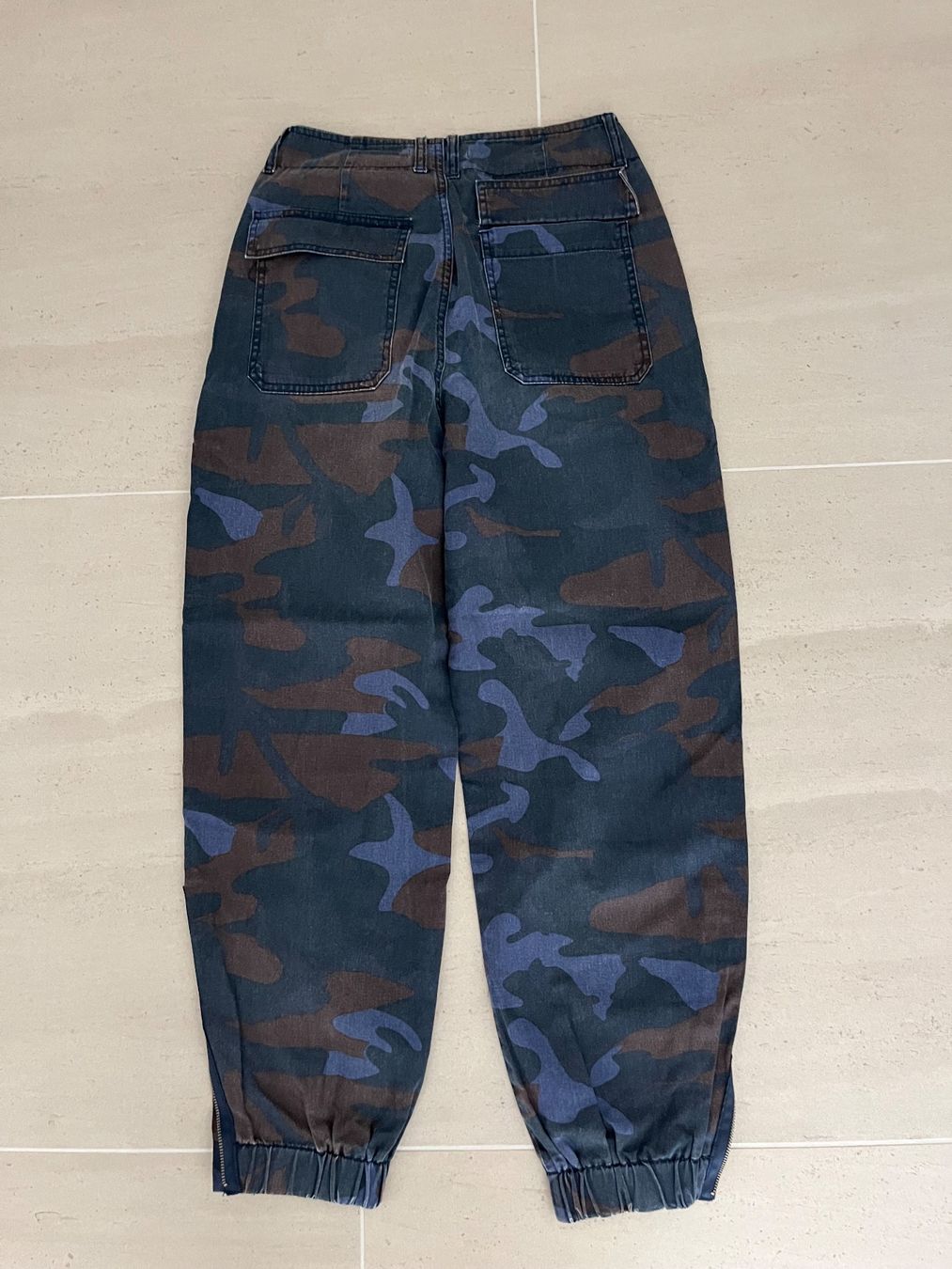 Pull&Bear Pantaloni: Pull&Bear Camouflage cargo Hose Gr. 38 – Usato da Luzern venduto da Sono2 6