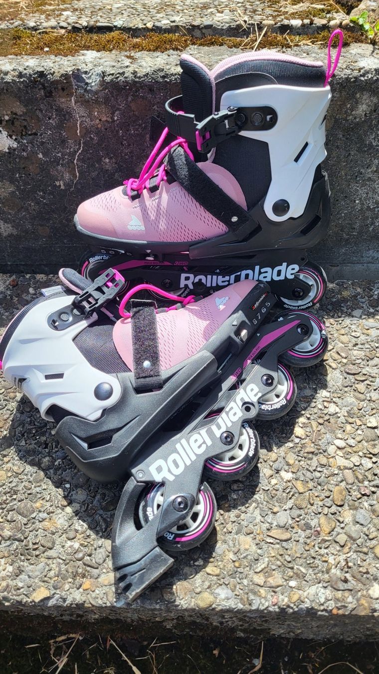 Inline-Skating & Rollschuhe: ROLLERBLADE MICROBLADE Girl Skate Gr. 36.5 - 40.5 – Neu (gemäss Beschreibung) aus Frutigen von Sklossner