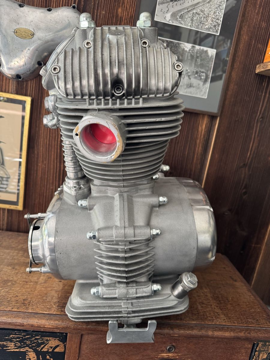 Ducati Motoren: Moteur Ducati Vintage - attention vide – Gebraucht aus attalens von La.trouvaille 4