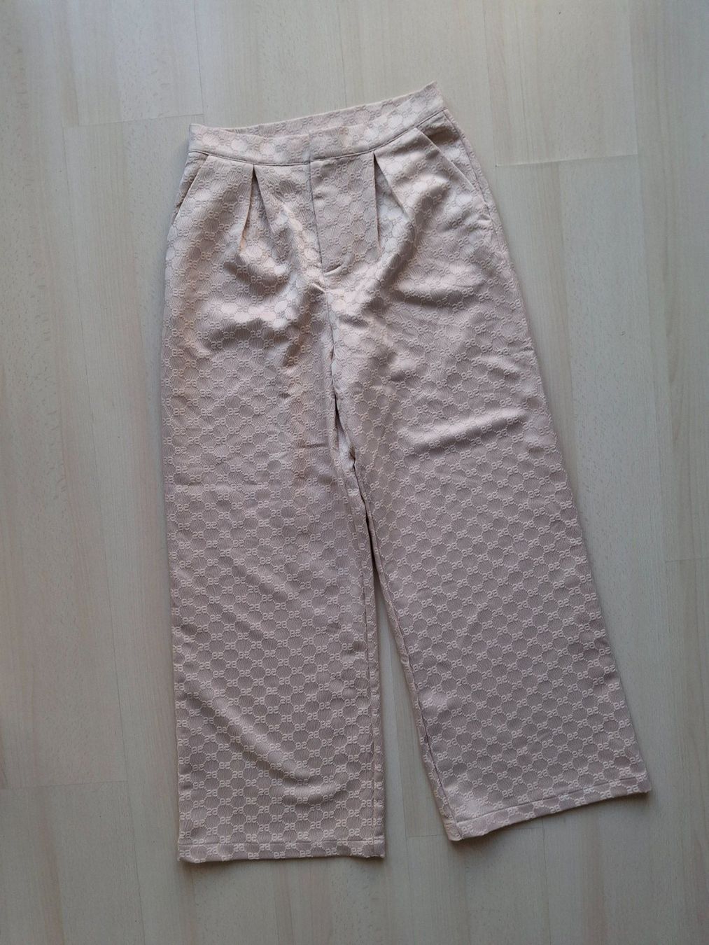 Hosen: Stoffhose Straight Elli White Gr. S – Gebraucht aus Walterswil SO von mel_5b2h