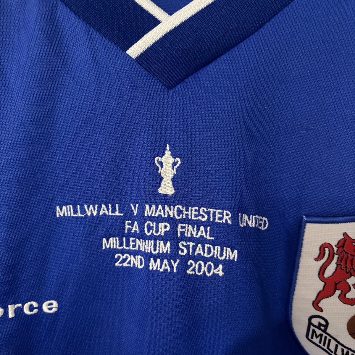 Nike Leibchen & Hosen: Fc Millwall Trikot 2004 Manchester United FA CUP FINAL – Gebraucht aus Winterthur von LaBodega 2