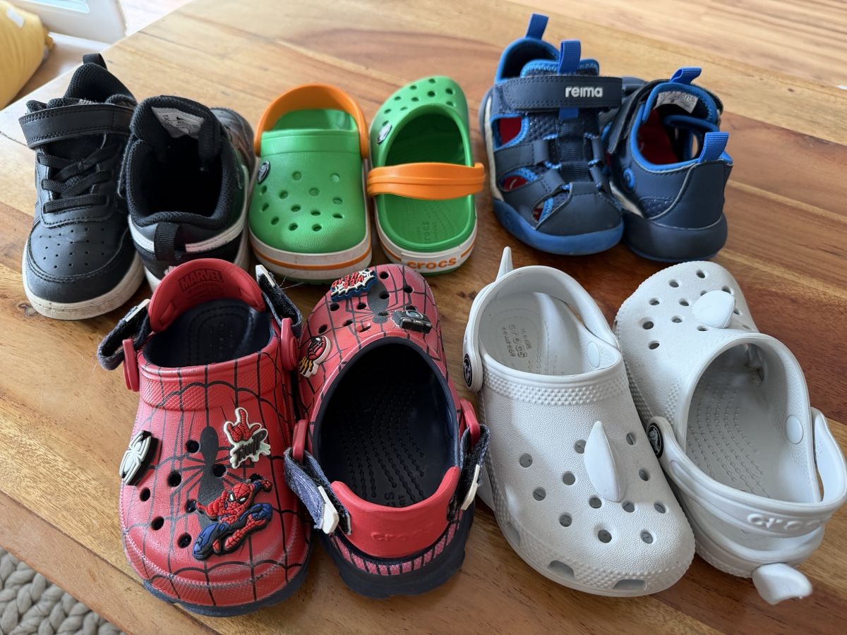Scarpe per ragazzi: Schuhpaket Grösse 26/C9 – Usato da Wangen b. Olten venduto da yoshi82