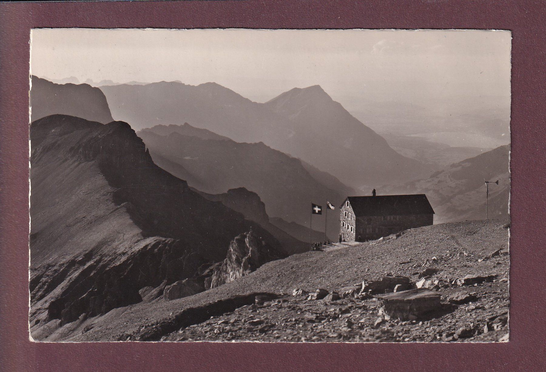 Cartoline postali: BLÜMLISALP-HÜTTE - Niesen - Thunersee – Usato da Pully venduto da nicecards