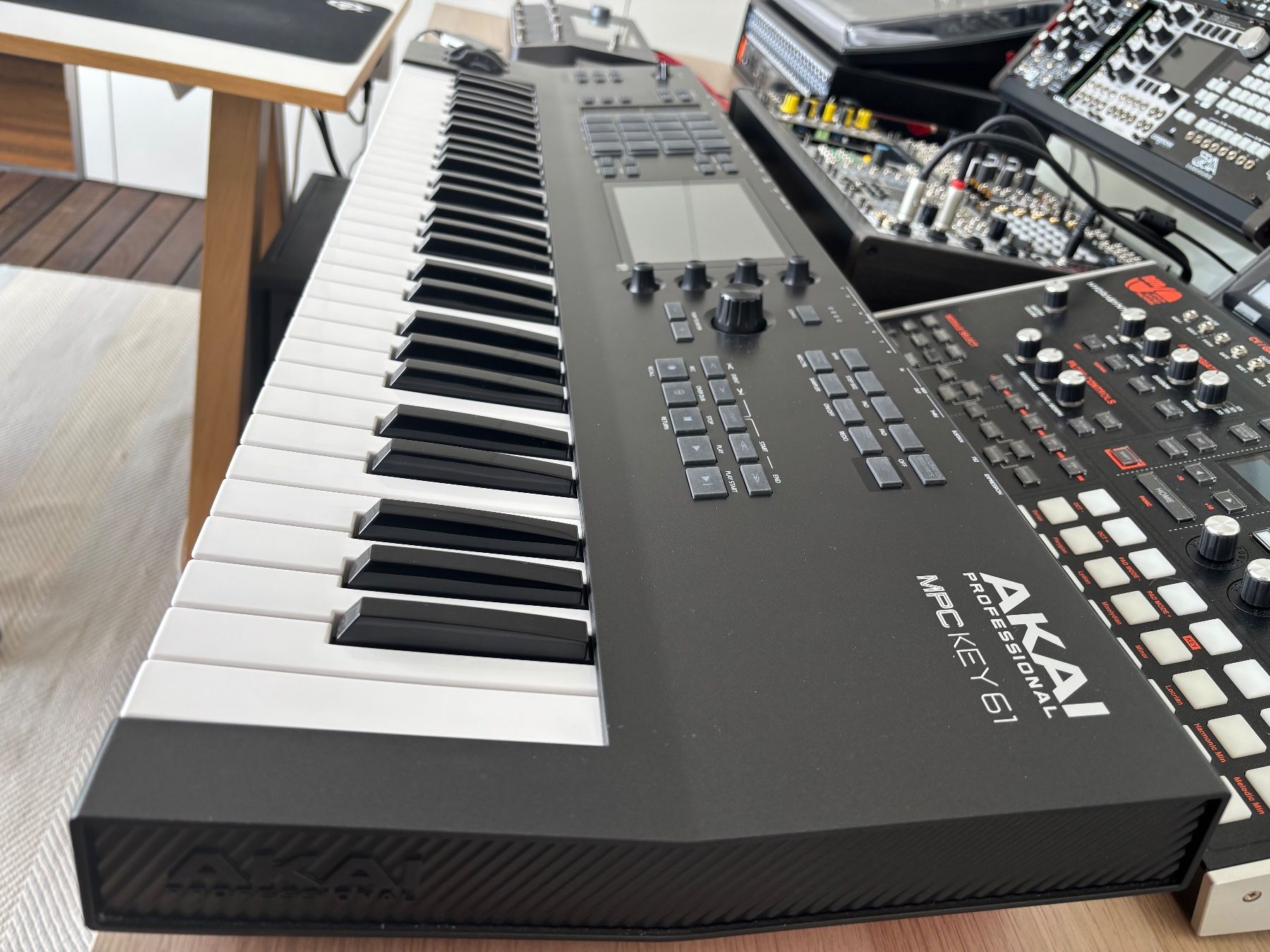 Akai Strumenti musicali: Akai MPC Key 61 keyboard workstation – Usato da Zug venduto da and_xg5m 3