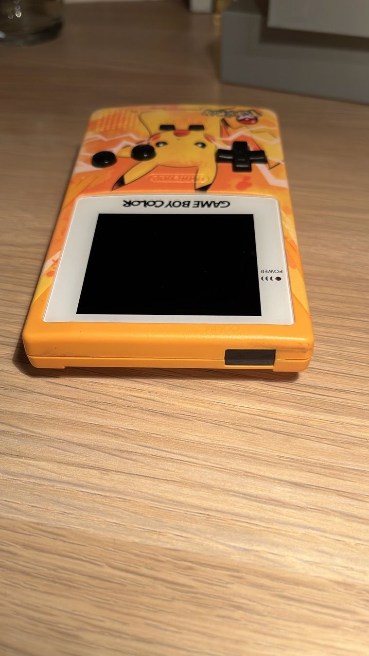 Nintendo Konsolen: Gameboy Color IPS Mod Pokemon Pikachu Nintendo – Gebraucht aus St. Gallen von  5