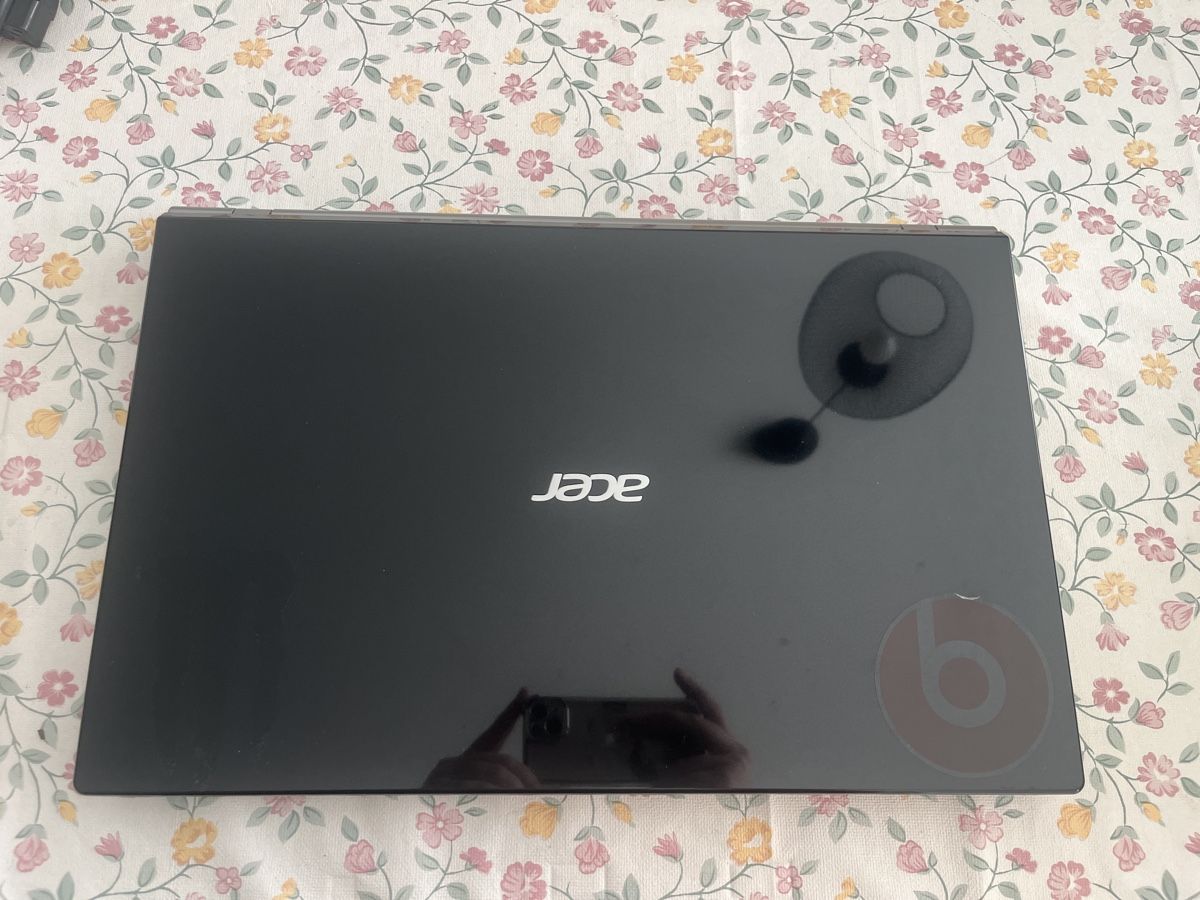 Acer Notebooks: Laptop Acer – Defekt aus Corpataux von leajsl
