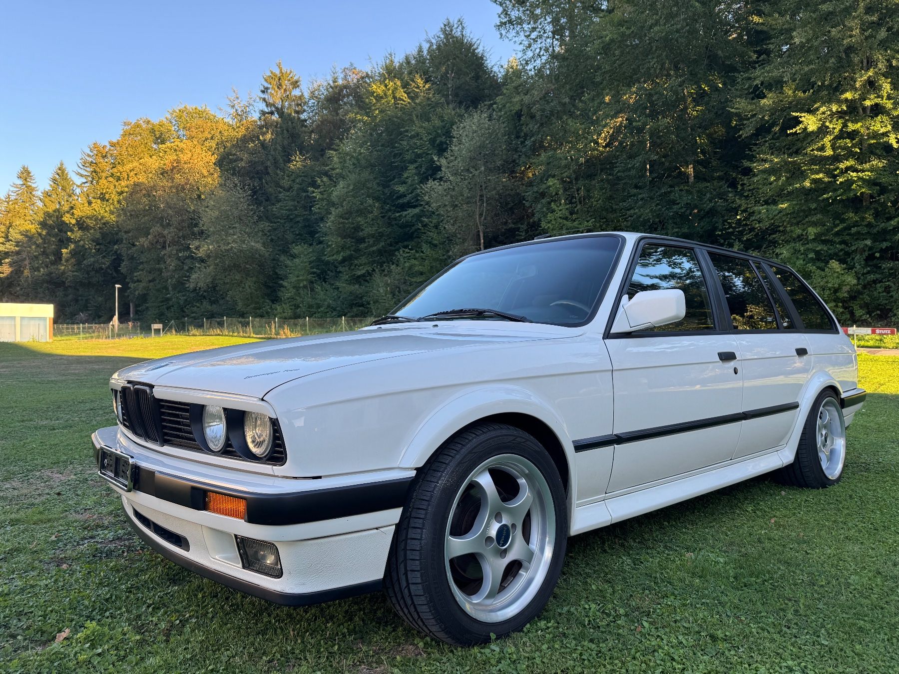 BMW Automobili: BMW 325iX Touring E30 Handschalter 170PS "Emmenegger" – Usato da Andelfingen venduto da werkstatt01 1