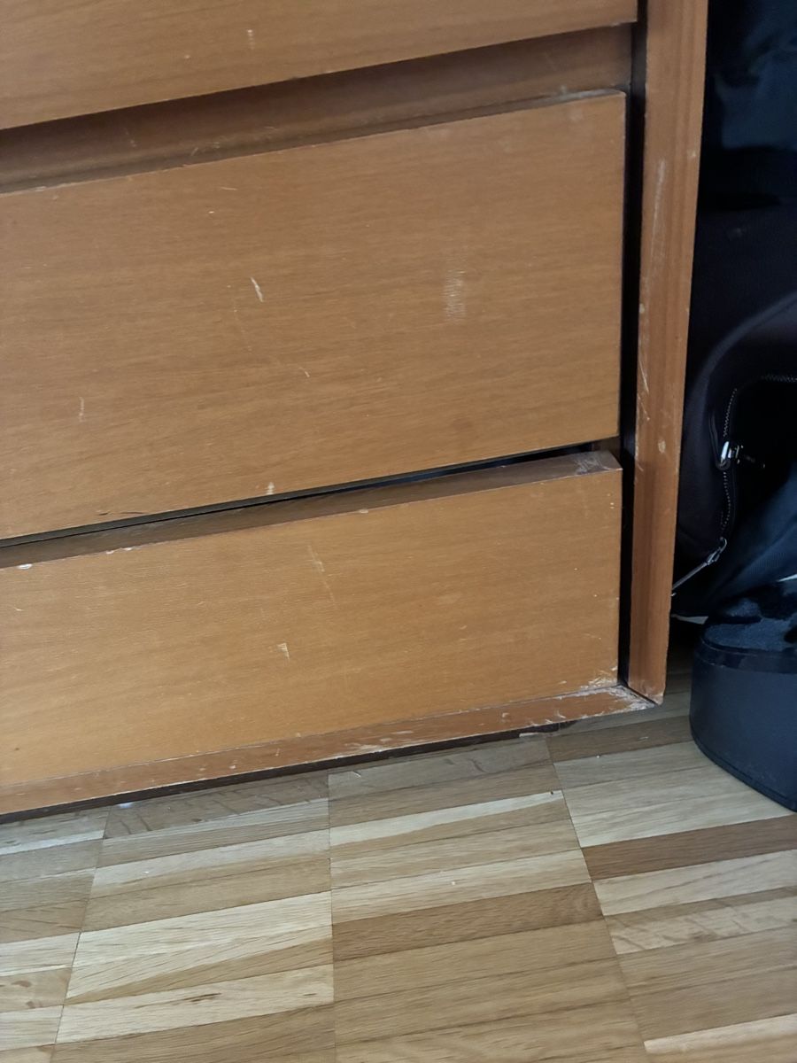 Armadi: Kleiderschrank Holz mit Schubladen – Usato da Luzern venduto da abcd111 2