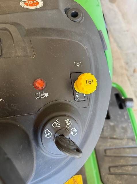 Rasenmäher: John Deere X166R tracteur tondeuse – Gebraucht aus La Chaux-de-Fonds von tatouillard 3