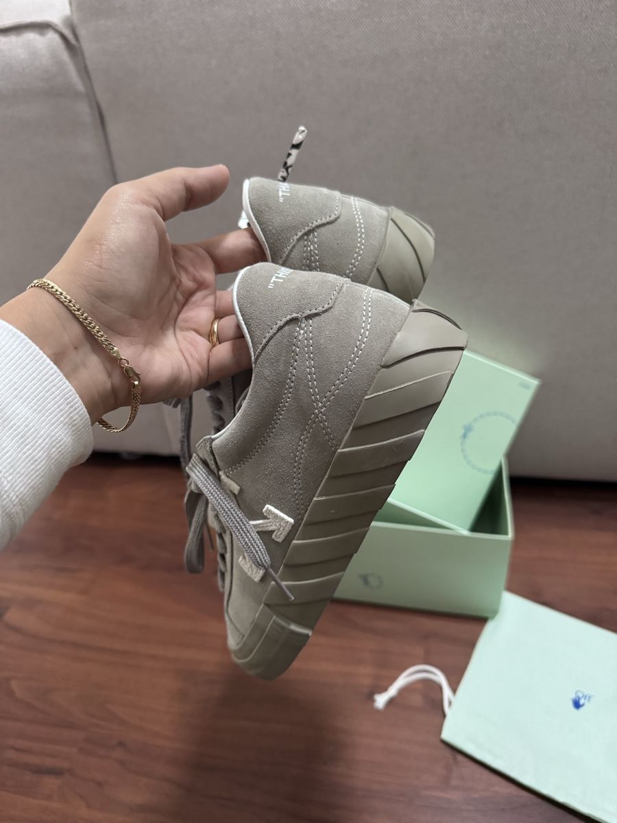 Off-White Scarpe da donna: Off-White Wmns Vulc Sneaker 'Dark Beige' – Nuovo e nell'imballaggio originale da Luzern venduto da raquel.m 1
