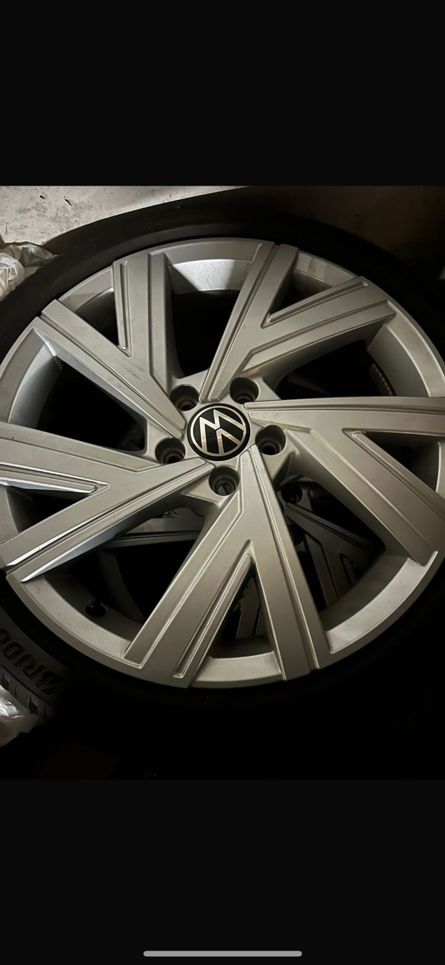 Volkswagen Felgen: 4 pneu 4 jantes neuf – Gebraucht aus Villeneuve VD von zth_shx6