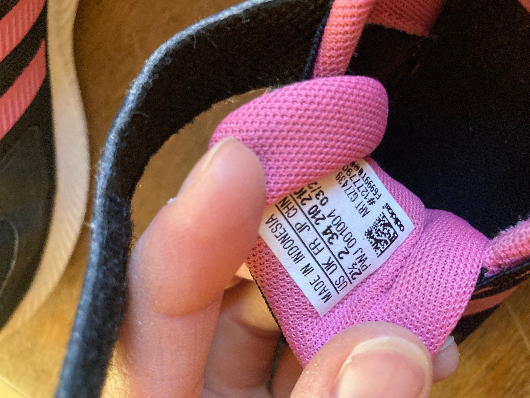 Asics Chaussures garçon: Baskets Asics 34.5 – D'occasion à Le Lieu par ptitcocon 2