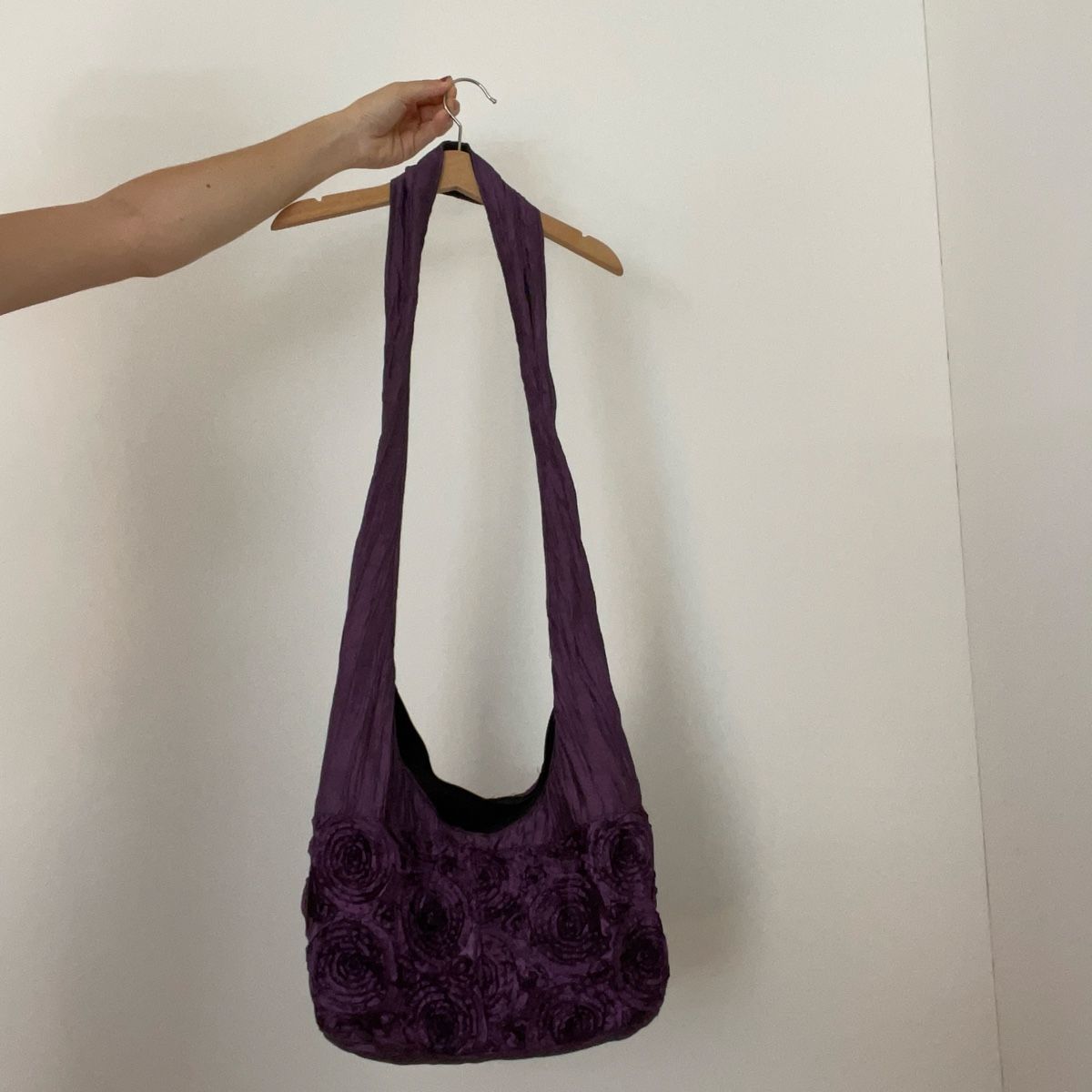 Borse da donna: Lila Handtasche mit Rosenmuster – Usato da Baden venduto da Julikoo 1