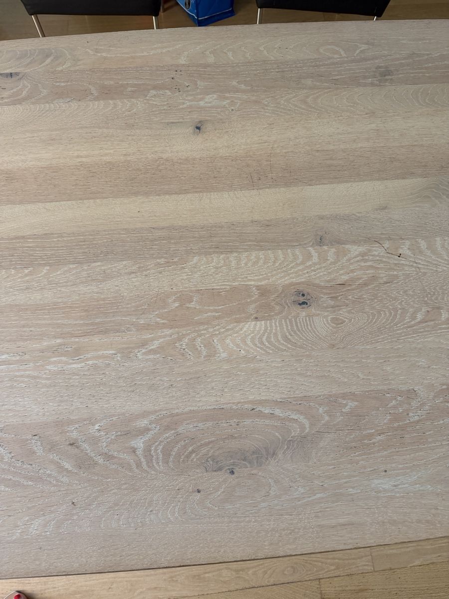 Tavoli: Table en bois vitrifiée avec pied central  – Usato da Founex venduto da ann_z27t 4